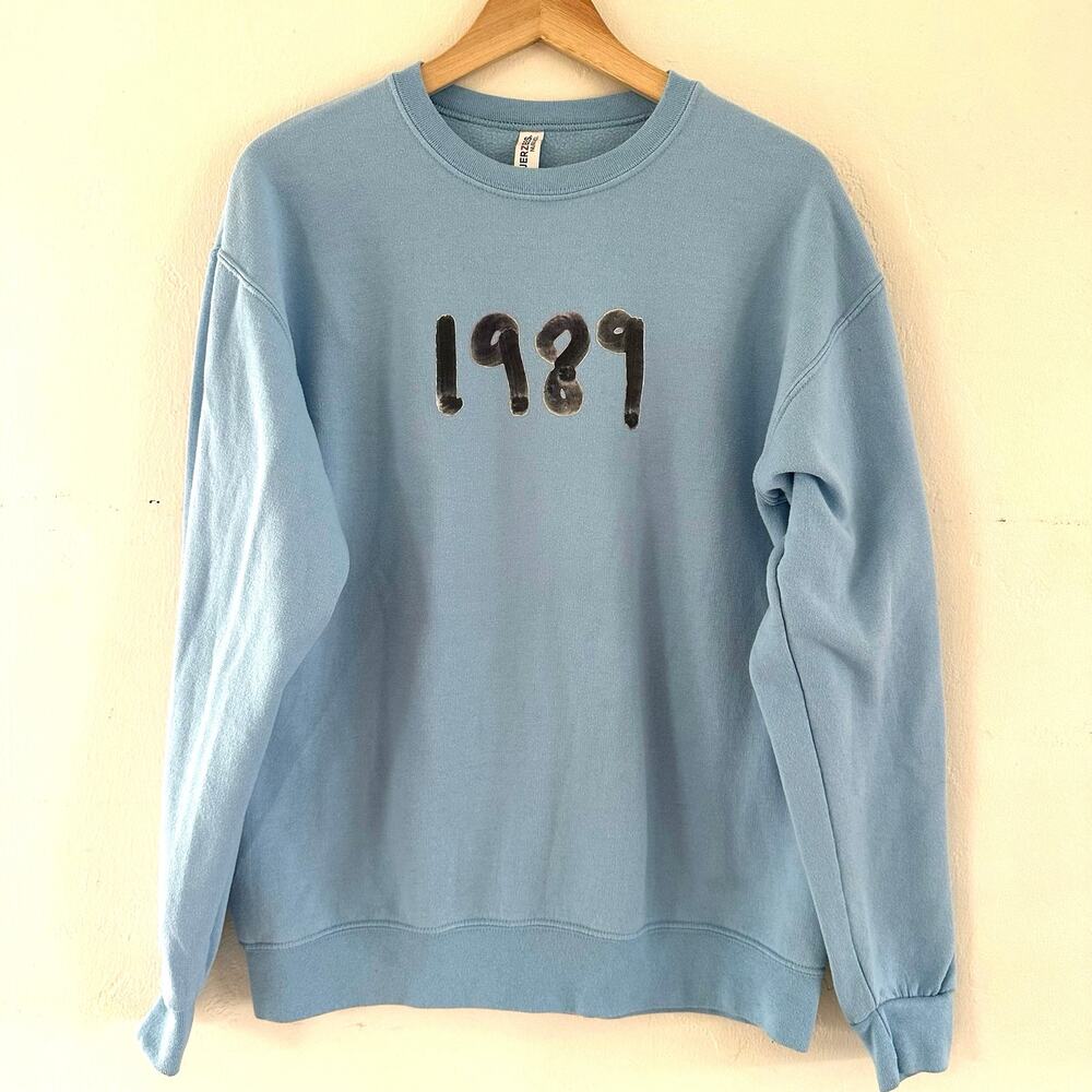 T. Swift Baby Light‎ Blue 1989 Pullover Crewneck Sweater Bootleg Size Medium